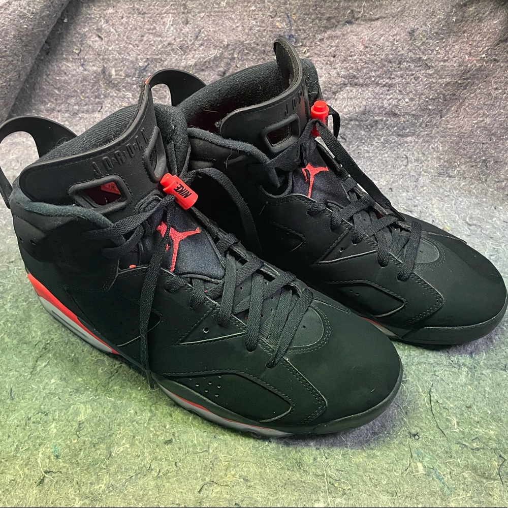 Jordan 6 Infrared (2019)